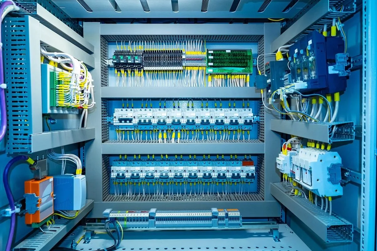 Electrical panel engineering at Roshan Electrical Industries